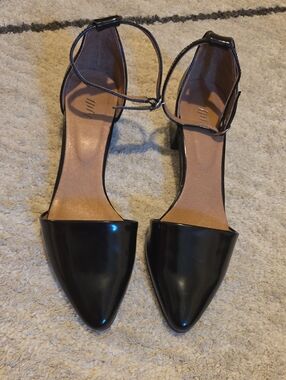 Pointed Black Ankle-Strap Flats for Women